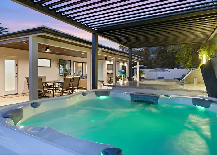 Bella Palma - Elegance & Style With Putt Pool & Casa vacanze Scottsdale